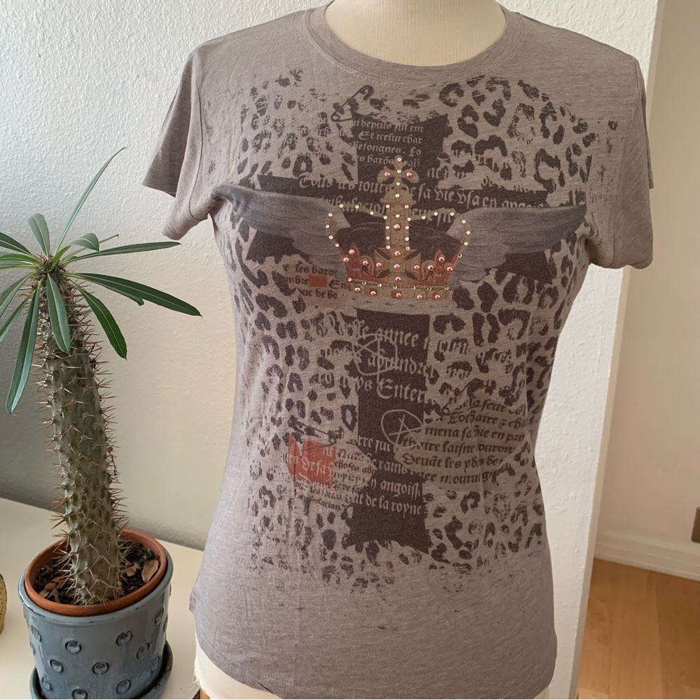 Sequined crown on grey with font and animal print lightweight t-shirt